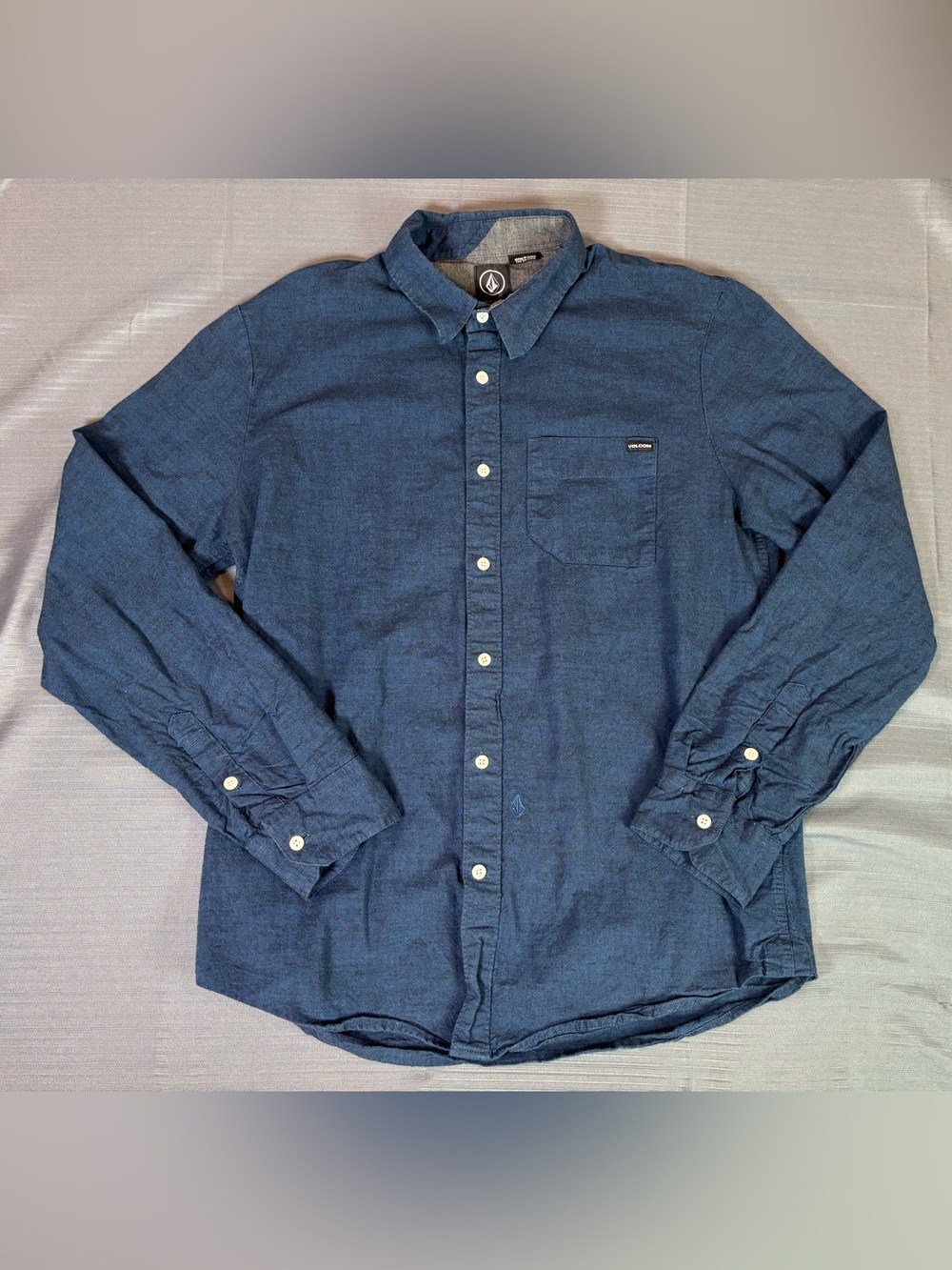 Volcom Men’s Button Up Shirt L Long Sleeve Navy Blue Cotton Workwear